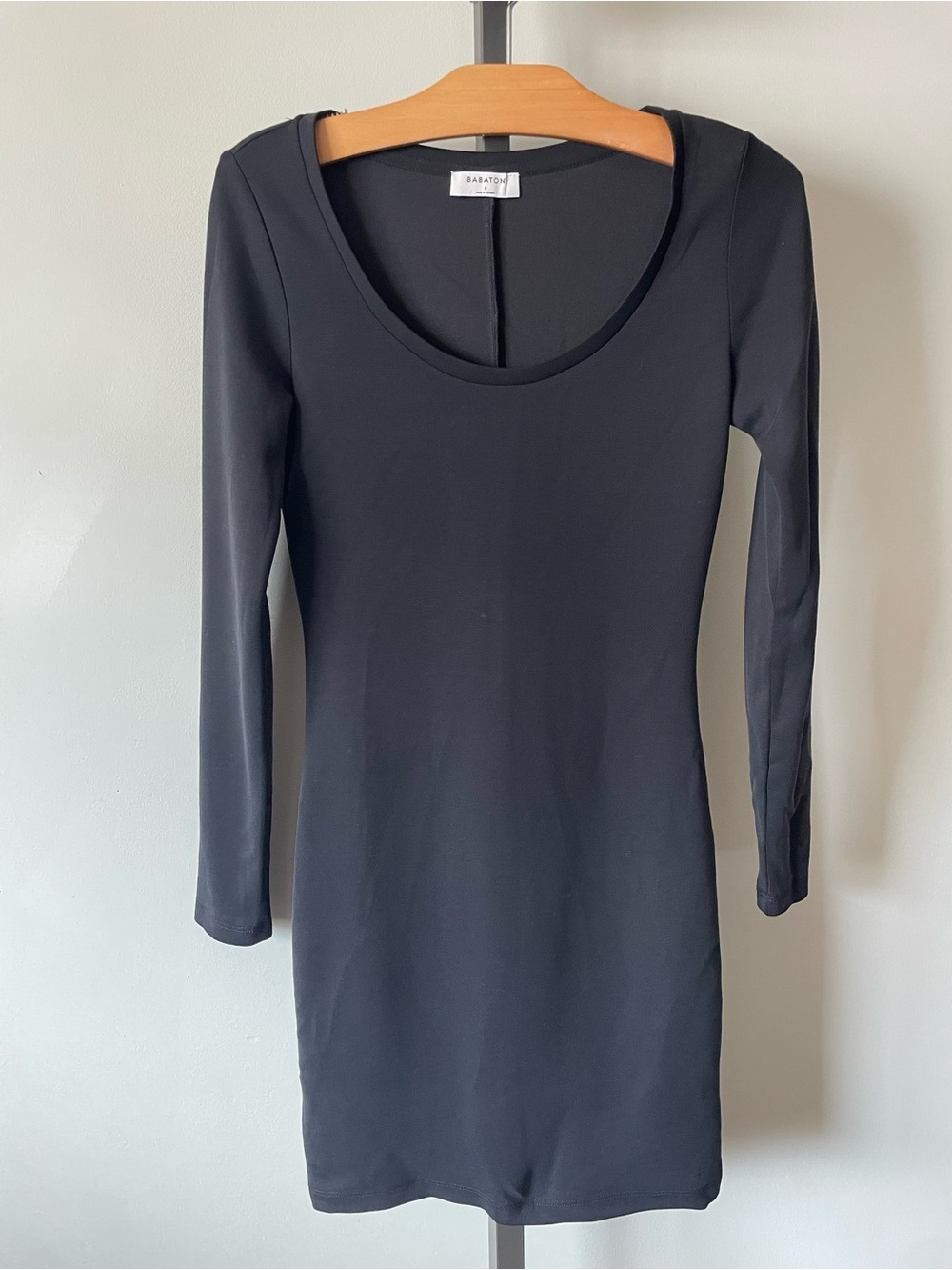 NEW Babaton Andrei Little Black Dress Scoop Neck Stretch Long Sleeve Size Small